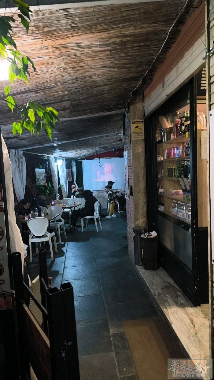 酒吧转让地址via piattogosti155. sanremo