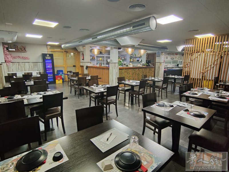位于圣安德鲁德拉巴尔卡的一家酒吧/餐厅现正出售，目前每月租金收入为 2100 欧