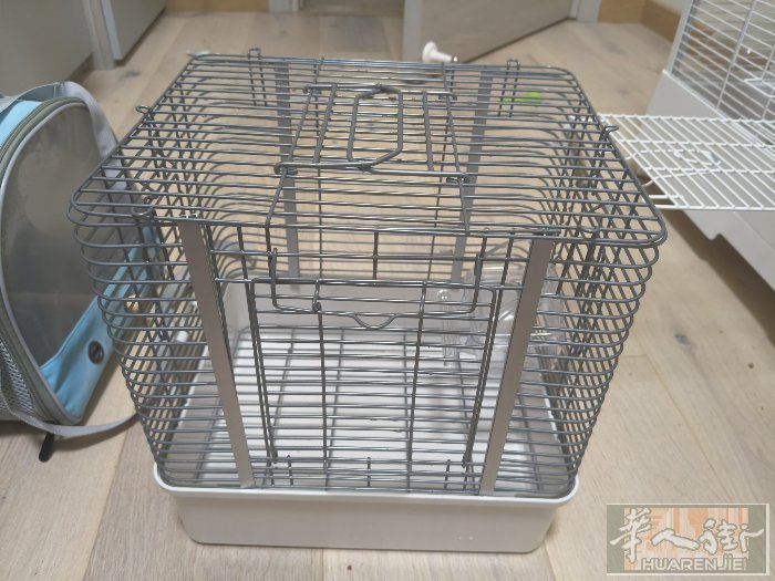 出闲置外带笼 外出包:25.4×30.5×25.4  5欧 外出笼: 25.5×