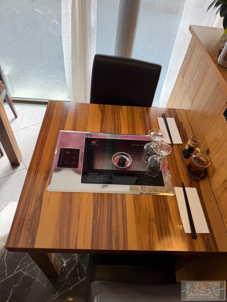 想开韩餐店的或者爱在家烧烤的点进来， 本店已经开张一年多了，因为顾客2人多一点，