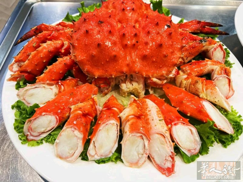 餐馆转让，2个包厢，大厅可以摆7，8桌。中午晚上多有10来桌工人餐，另加打包。1