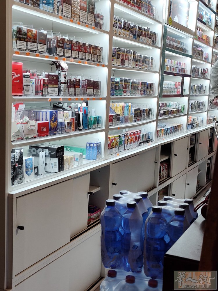 佩鲁贾8号烟草店（Rivendita n.8）对外出售。 店铺位于佩鲁贾外国人大