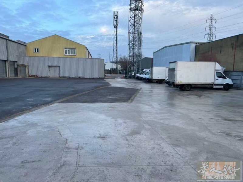 93仓库  地下室 320平 带 货梯