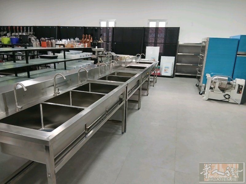 milan 越星诚售各类餐饮制冷冰箱，各类 碎冰机 各种日餐寿司冰柜，各类吧台冰