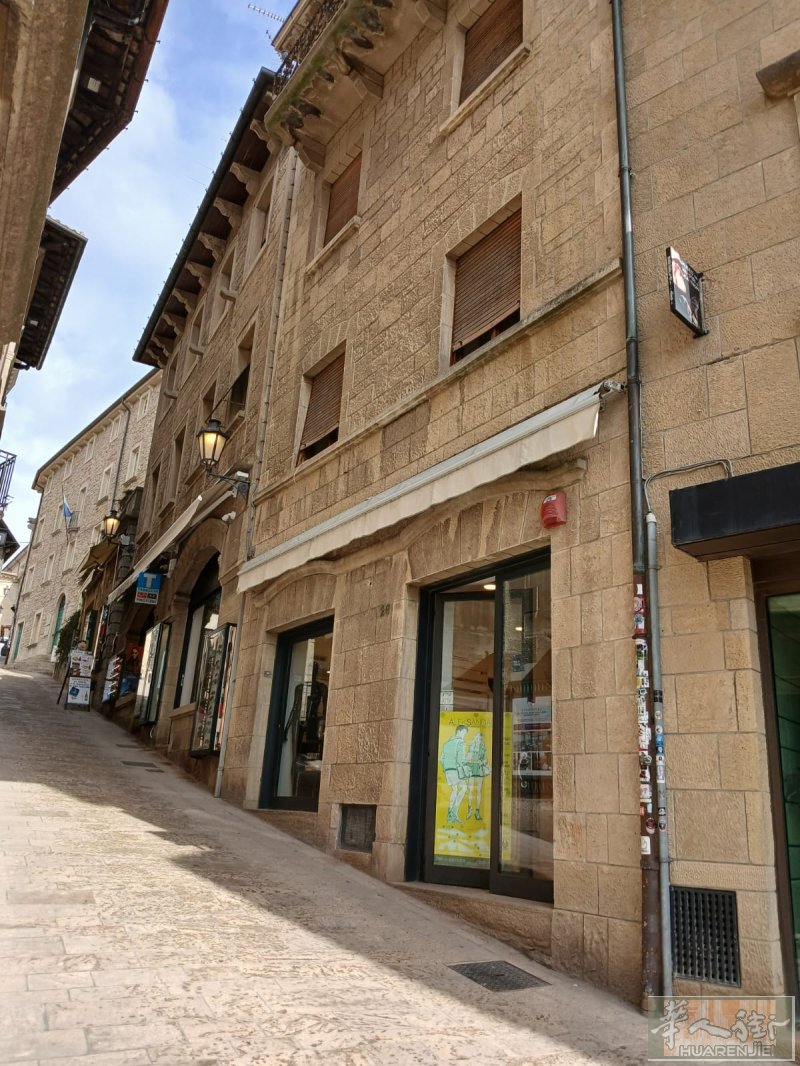 圣马力诺总统府正街上的店面转让，两个门面！