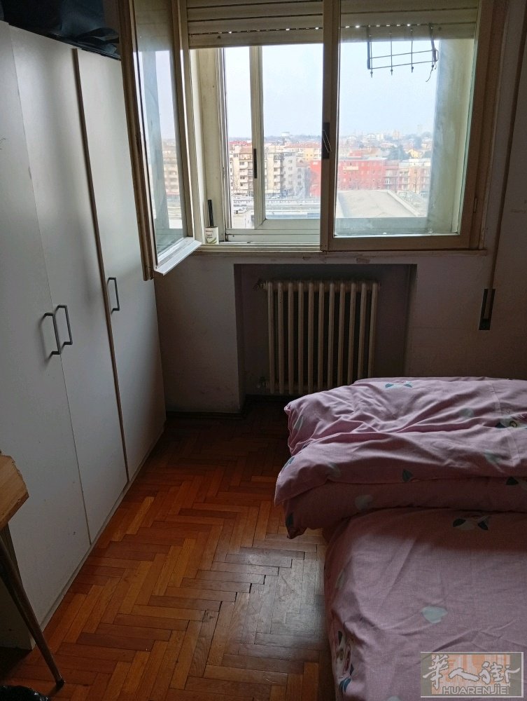 帕多瓦火车站对面临时搭铺包吃有夫妻间单人间无线网络住家干净卫生.还可以登暂住证、