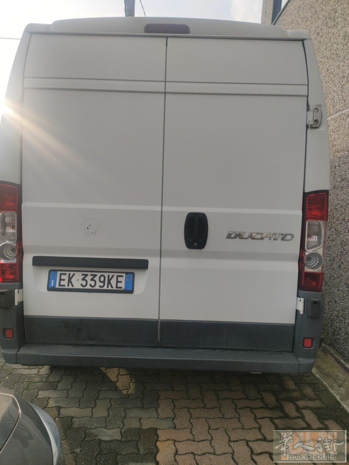 出售货车fiat  Ducato 2012年 280000公里 价格8000欧元