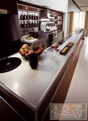 ristorante pizzeria con muri