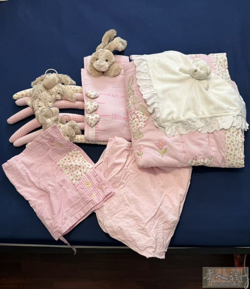 出 婴儿床上用品