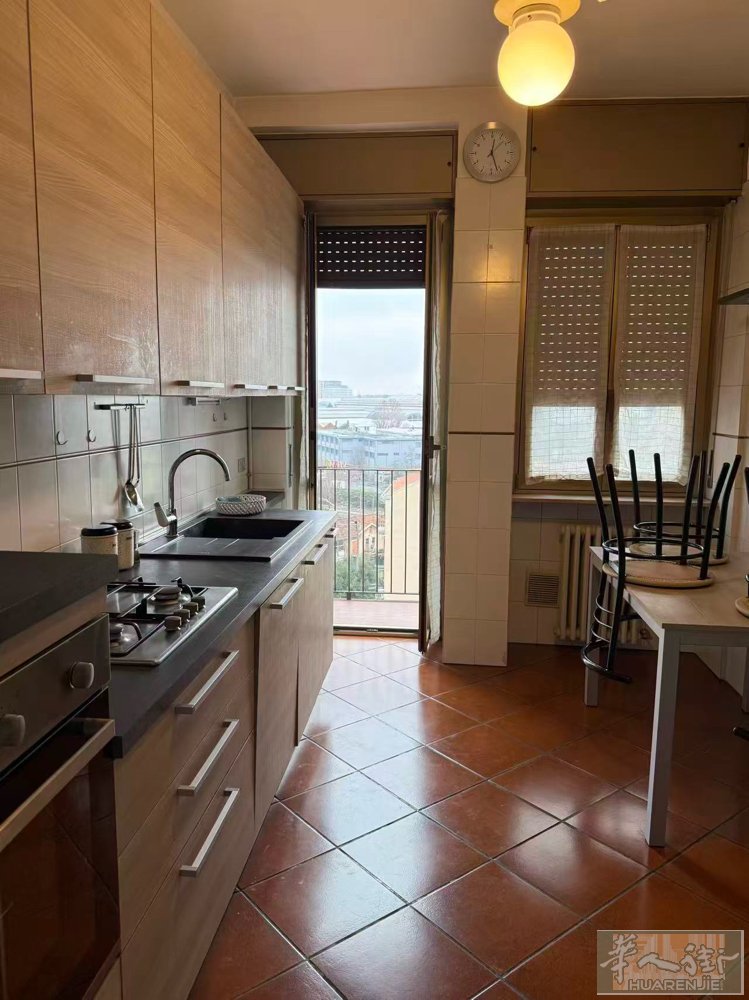 Sesto Marelli 地铁口附近三室出租｜两个带阳台单间 🏠 地址：Vi