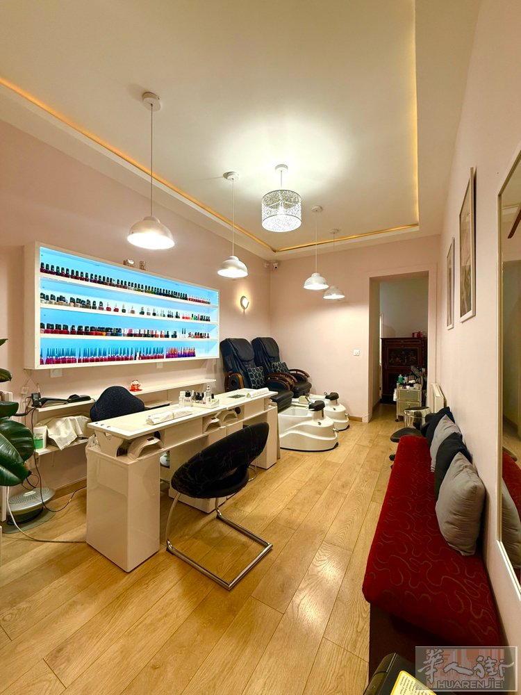 十二区boulevard Diderot 十几年老店出售，客源稳定，因退休转让～