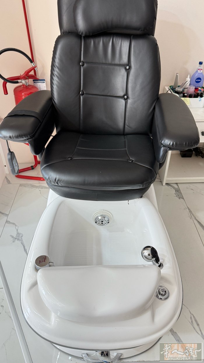 8-9成新 价格800€ 自提