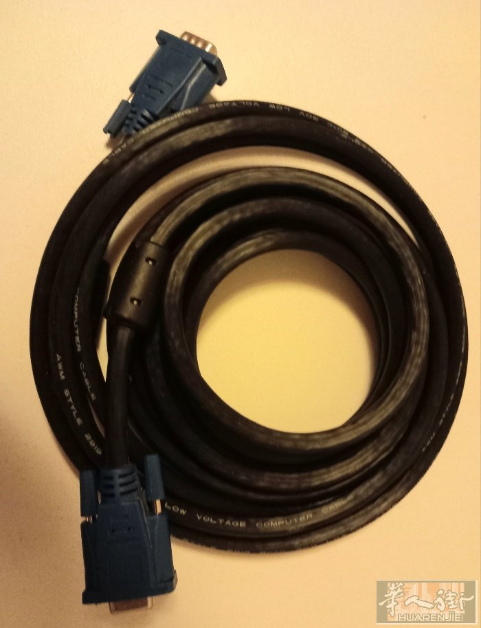 出电脑数据线VGA. 长度5米左右。