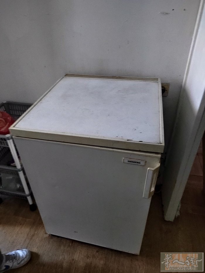 二手家具出售，衣柜，小冰箱，有需要的联系0748387647