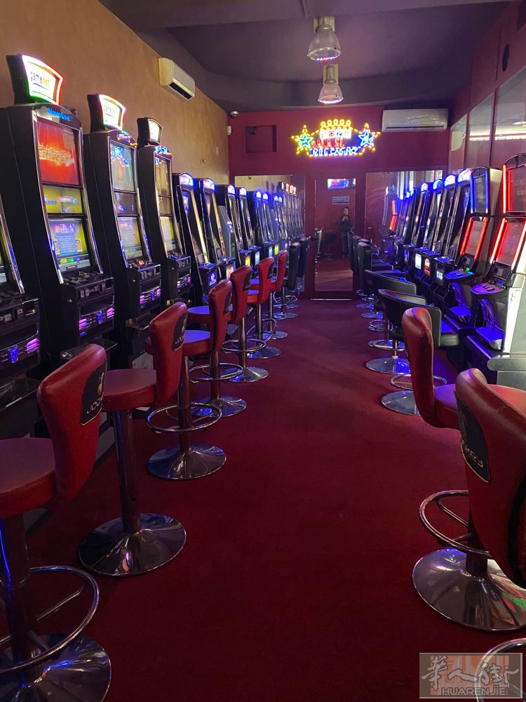 米兰边老虎店转让，位置佳、停车方便，装修豪华，很适合夫妻一家人经营，价格美丽，因