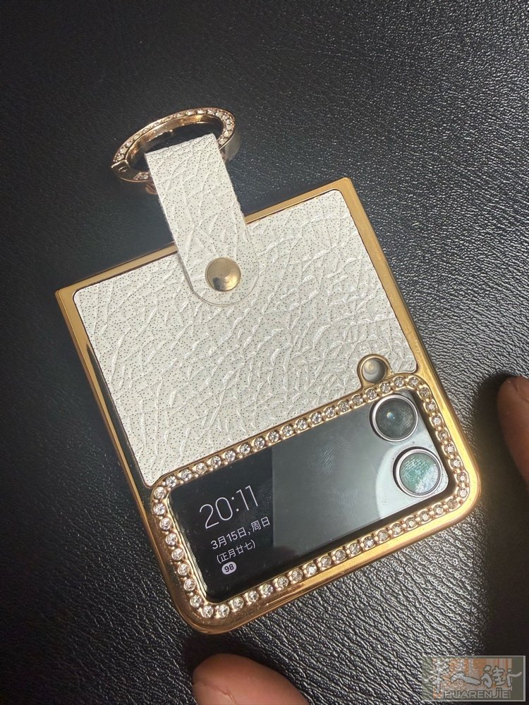 出一台三星折叠手机 SAMSUNG Galaxy Z Flip4 256Go 5