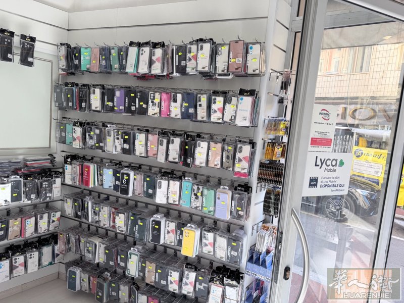 Prato边，montrcatini市中心 手机店转让。本人有事回国。价格便宜。