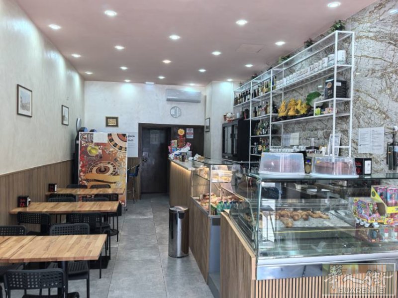 本店现急转！这个区分是富有区。酒吧的年龄有100多