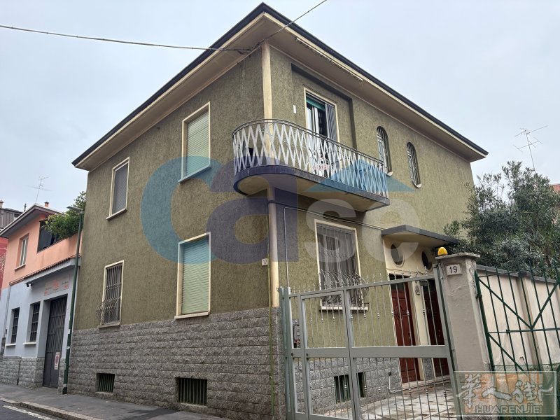 【降价】37万，地铁口独栋