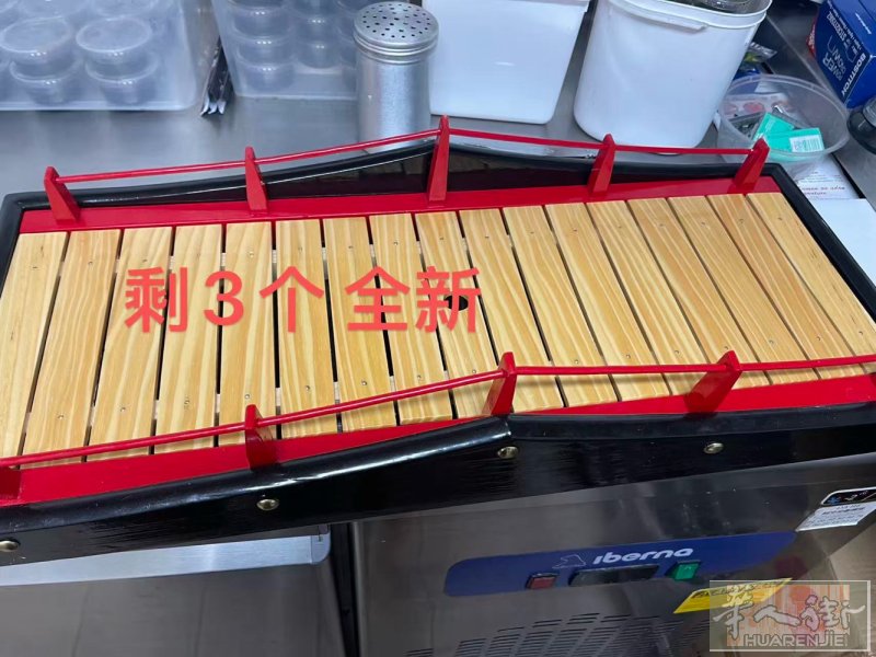 因店装修 出售一批餐馆用品 寿司船 外卖冰柜 商用微波炉 奶茶摇摇机等等 有需要