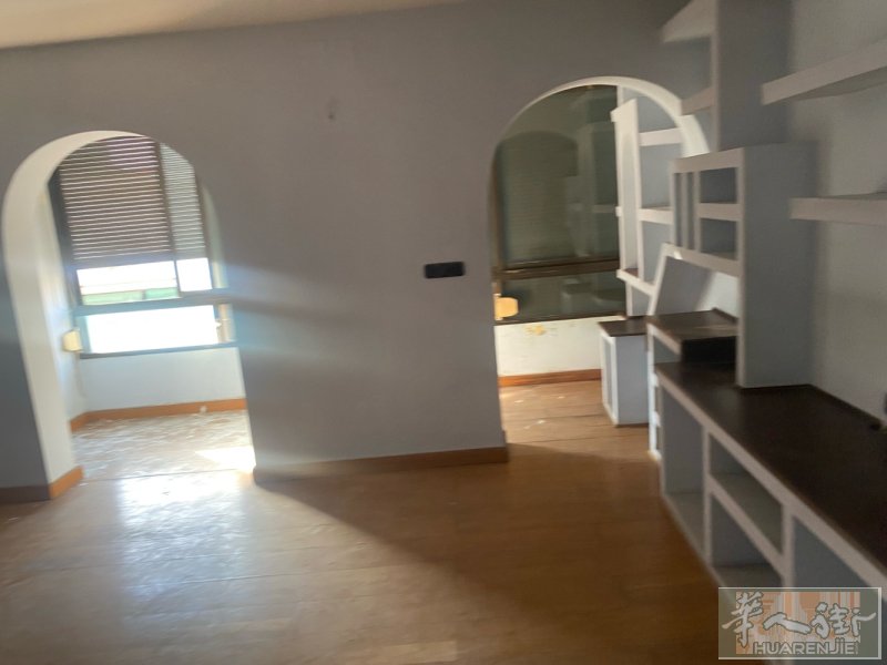 马德里郊区房子卖  alcorcon calle arboreda 5 2 楼