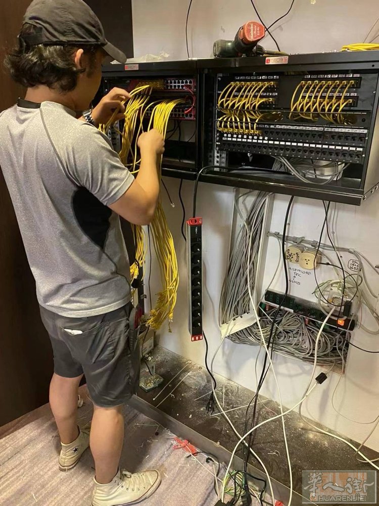 找网络电工学徒 备居留、有驾照、能够团队合作、长期。有意+Vx:LT-LikTi