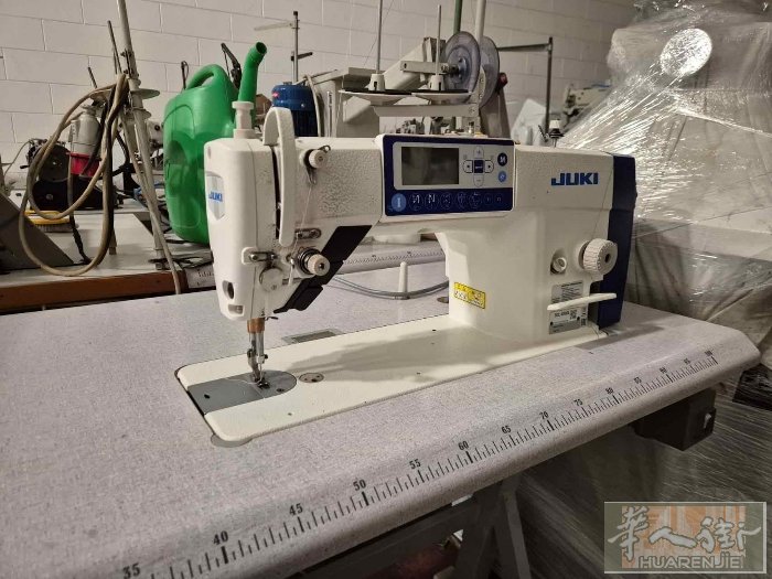 王师傅缝纫机店出售juki ddl8000A电脑平车，9成新，联系电话33326