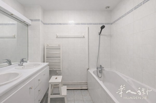 https://att.huarenjie.com/attachment/information/20260319/1773914995905621.jpeg