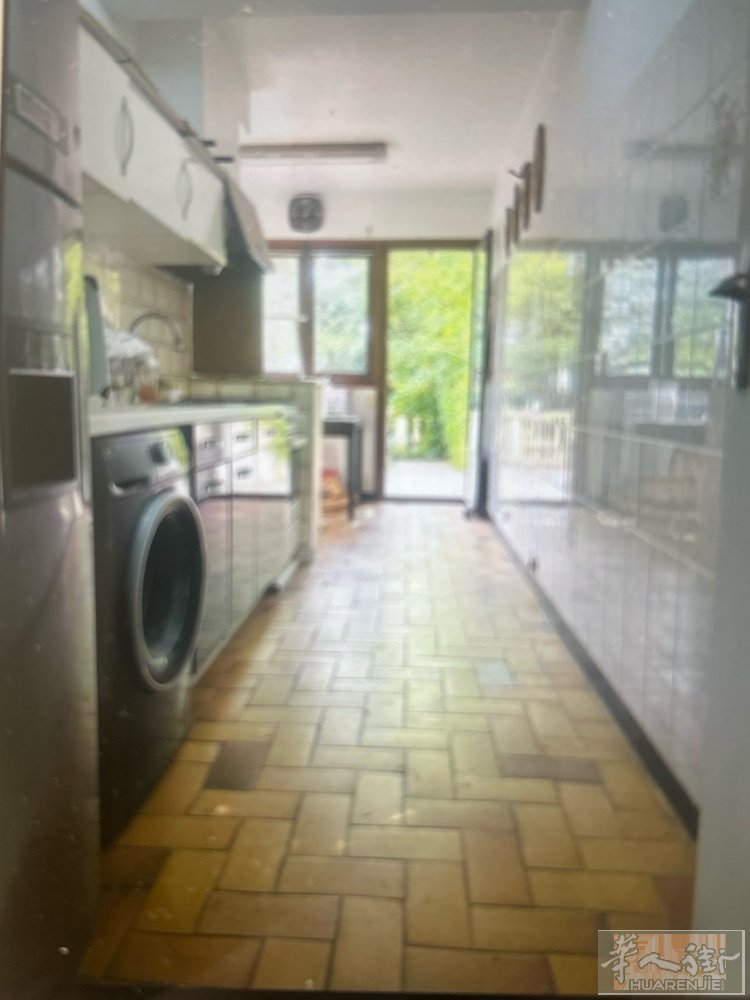 94区 vitry sur seine 别墅有大房大床大衣柜 大花园可晾衣服 整