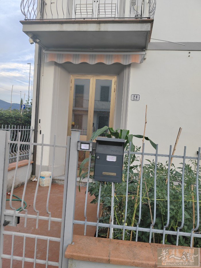 中国街 700 多号红绿灯附近别墅住家搭铺停车方便，3382033110