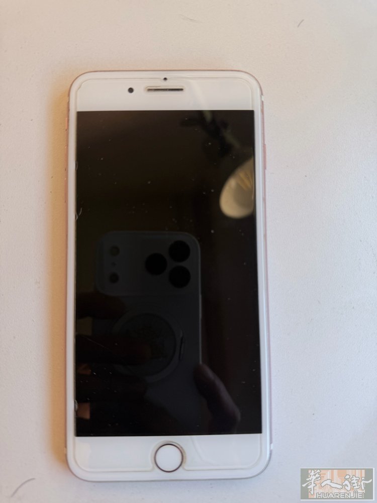 iPhone7plus 全部都是原装 没有维修过没有损伤 运行流畅 送耳机