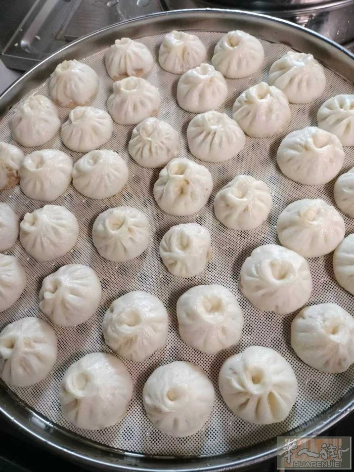 长期出包子，小笼包，猪肉饺，虾饺，菜饺，酸菜饼，量大需预定。