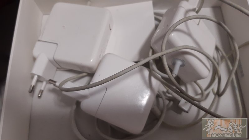60 W Magsafe adapter 45 W AC adopter AE45