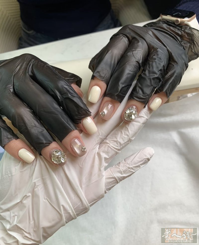🇮🇹prato家庭式美甲💅
甲片延长纯色30