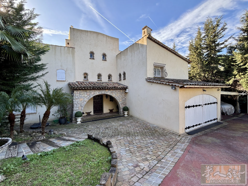 法國蔚藍海岸 · Antibes 優雅別墅精選