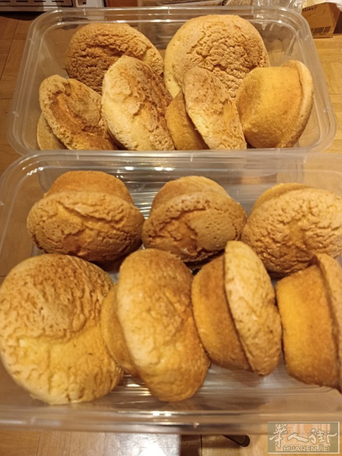 大麻花，油炸糕，粘豆包，肉皮冻，辣白菜，桔梗咸菜，豆面卷，炉果，烧饼，猪肉梅干菜