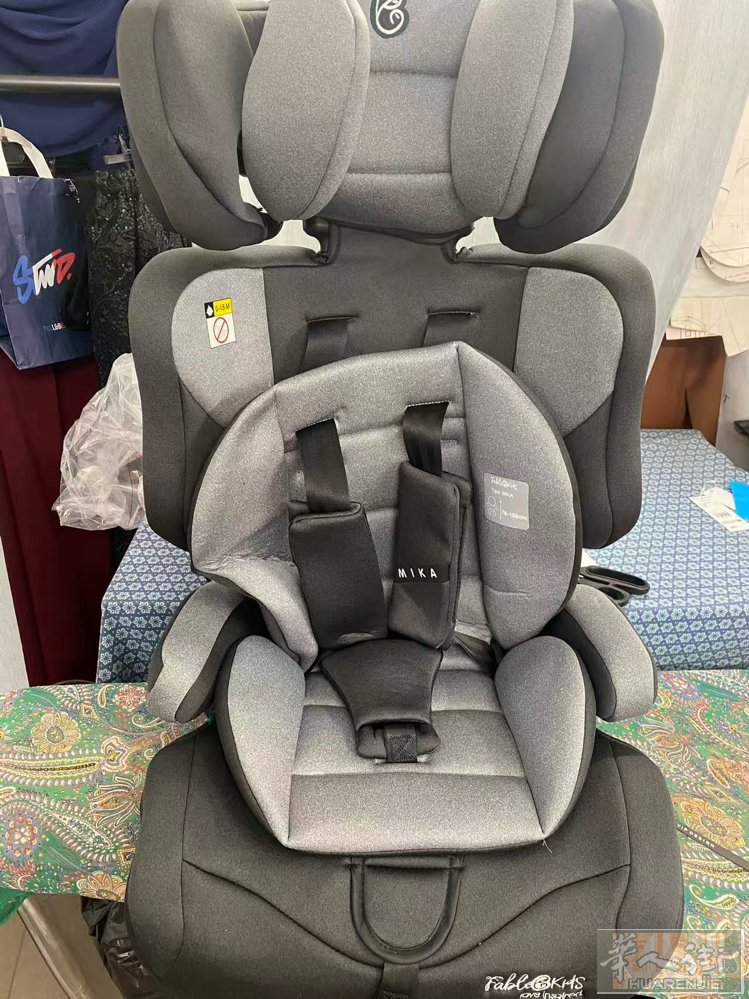 汽车里全新小孩座椅 7号 9号线Carde 自取