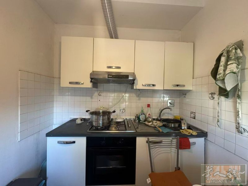 via roma 罗马公园游泳池旁边住家转让一房一厅 房租850，可以登身份证