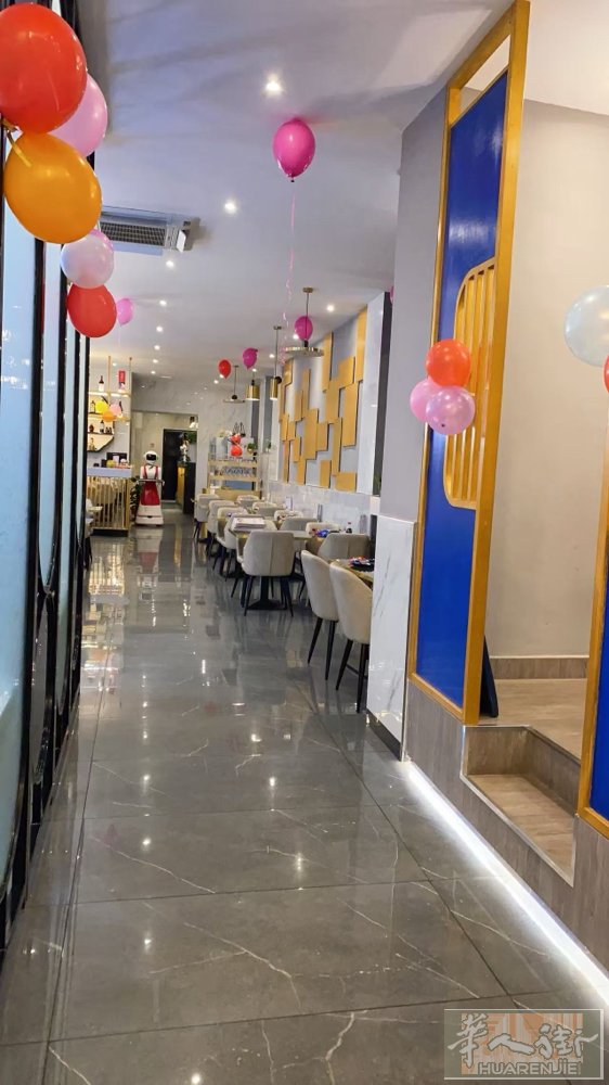 撒丁岛，包餐店转让，有70个位置，房租便宜，餐馆边有多所学校，稳赚不赔的，欢迎来
