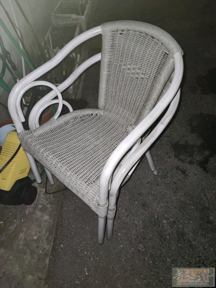 椅子便宜出5块一张，有10来张