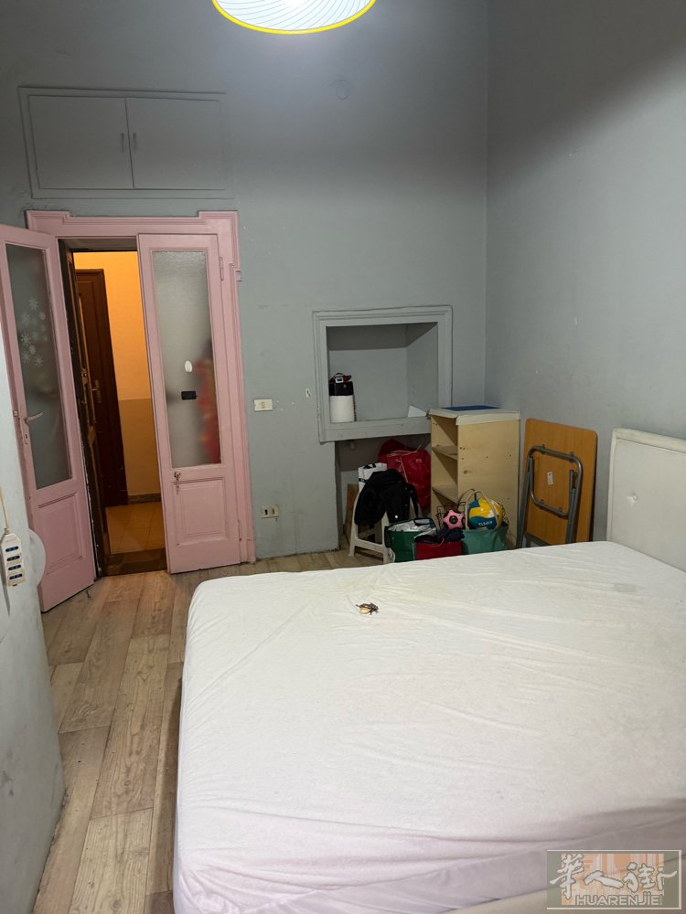 华人街单身公寓出租，房租900，私人合同，只租夫妻或单身人士，非诚勿扰32737