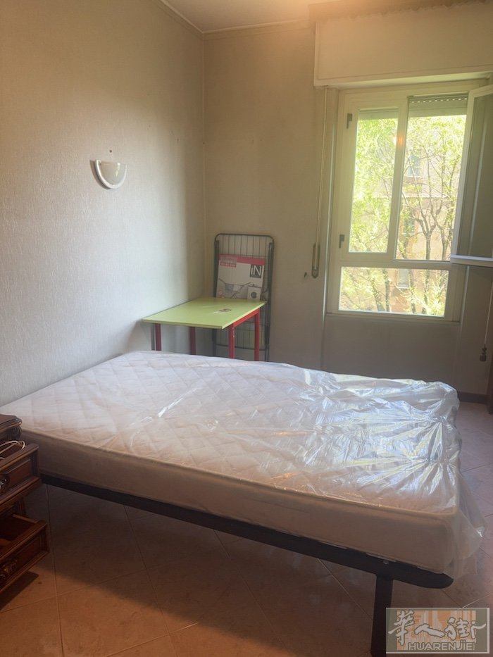 米兰bnola地铁口5分钟出租一整套，4楼，有电梯 三室一厨一卫，采光通风好，私