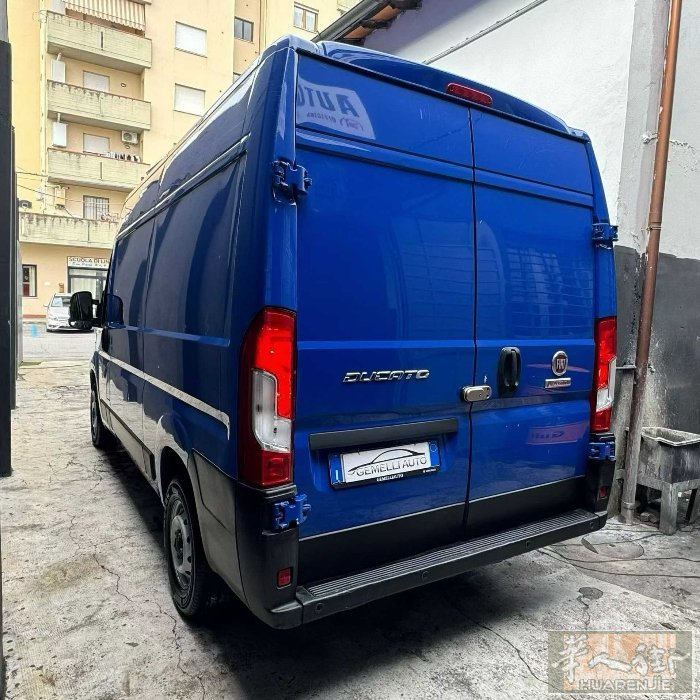 FIAT DUCATO L2H2 厢式货车 	•	年份：2021 年 	•