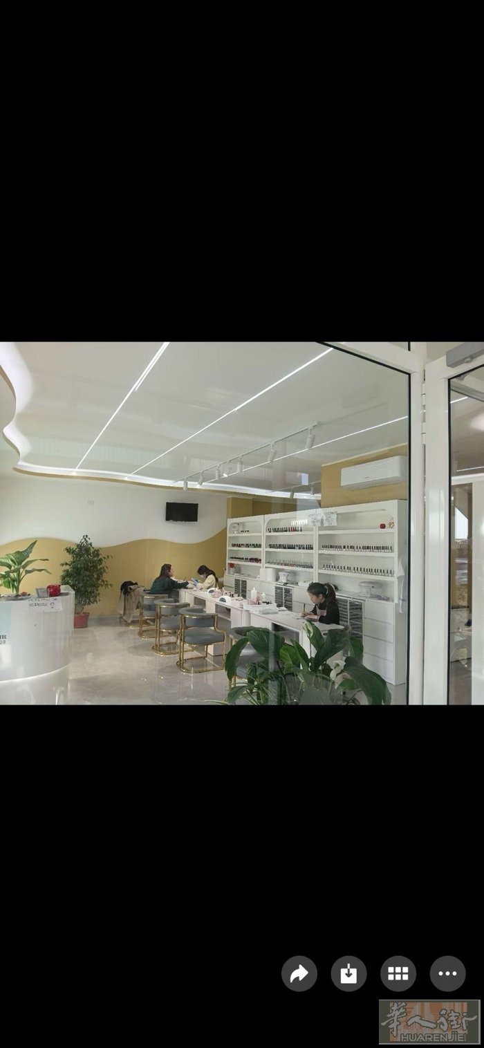 米兰边二十分钟出售美甲理发店，地段好  人流量多！！ 门口自带停
