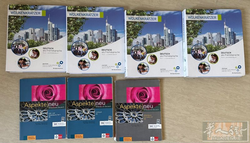 转让 四套德语学习书（A1–C1），适合自学、报班或考试（Goethe/Telc）。每套书都有清晰图片📸，整体状况良好。书籍内容：	•	A1–C1 全阶段教材+练习册	•	可按阶段打包（A1–B2/ C1 单独）书况：	•	8–9 成新	•	少量笔记，不影响学习	•	每套都有照片可供参考价格参考：	•	单本 5€–12€	•	A1–B2 整套可优惠	•	全套四套可再议自取地点： Frankfurt / Südbahnhof 附近联系方式： 私信或留言📌 备注：照片附在帖子中，欢迎直接询价！