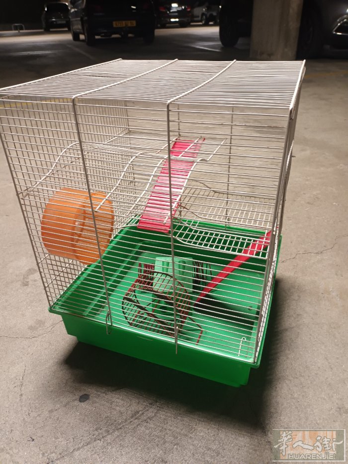 出售宠物笼子43×43×54 15欧