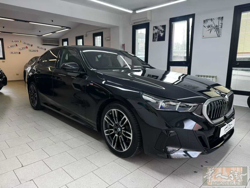 宝马 520i M-Sport｜02/2025｜20,500 km