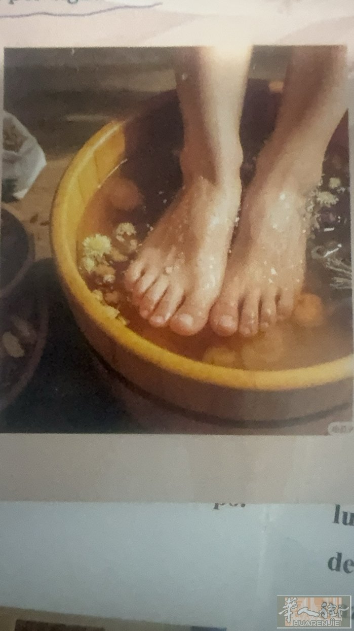 美甲店转，谁想要一份自由而稳定的行业，一份底投资还稳定的收入它会是你最好选择，无