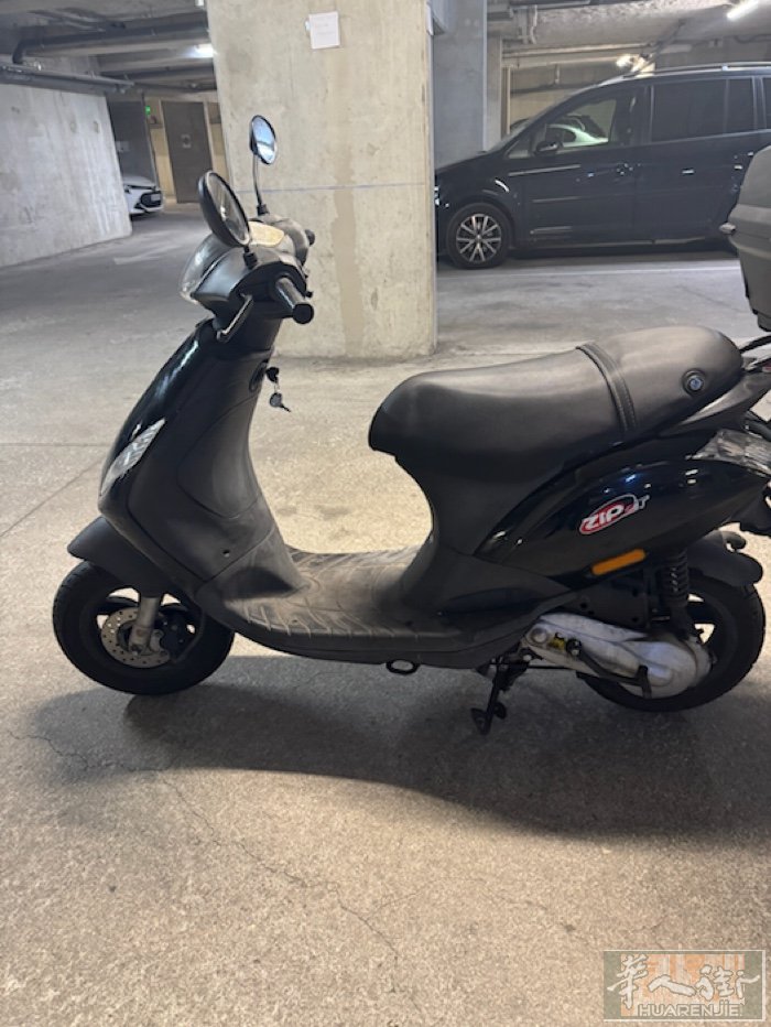 二手马托车piaggio 50 8成新2万1公里  500百欧