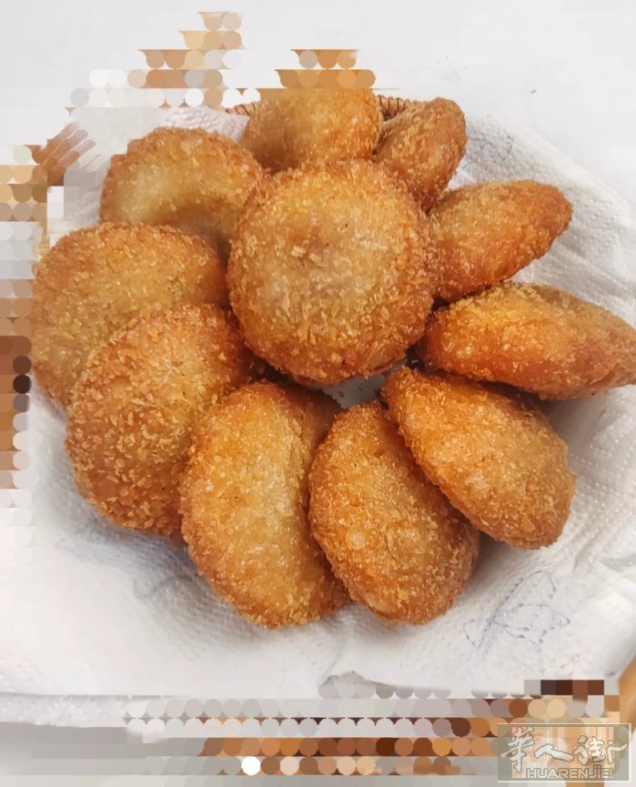香香糯糯的大炸糕，有红豆沙馅，有大枣馅，想吃的朋友加√13836280045